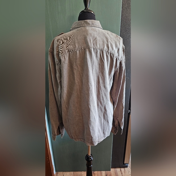 Joie button down - Picture 4 of 9